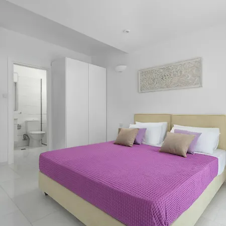 Maria & Nada Beachfront וילה