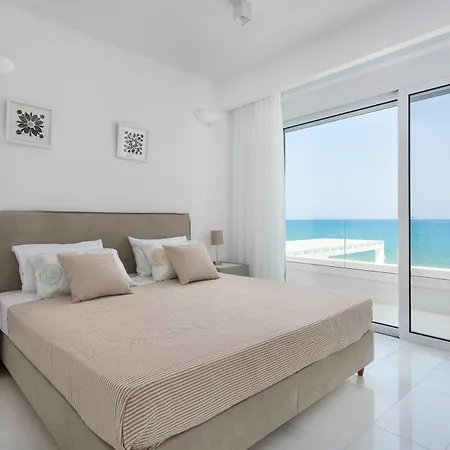 Maria & Nada Beachfront וילה קולימביה