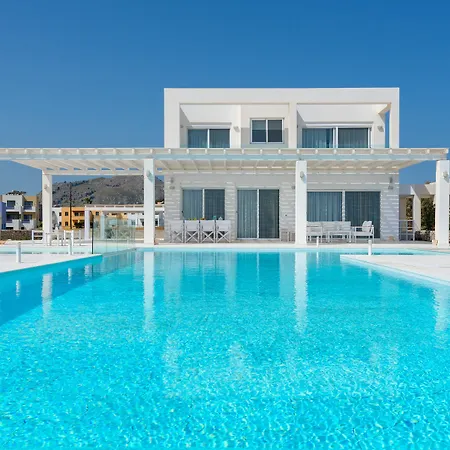 וילה Maria & Nada Beachfront קולימביה
